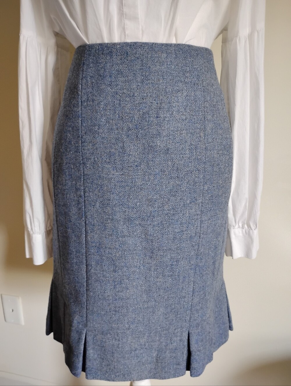Talbots Wool Tweed Pleated Pencil Skirt Blue Classic Feminine Preppy Size 6 Pet.